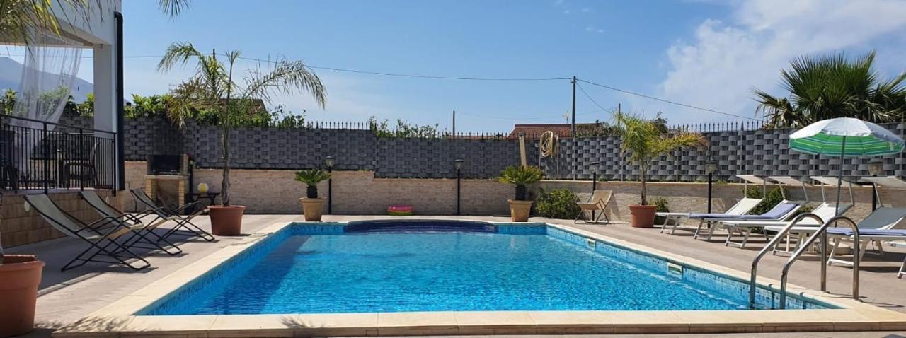 Villa Marianna Con Piscina Privata Ampi Spazi Esterni E Wifi Free Трабия Экстерьер фото